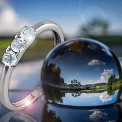 GoldDream Gold Ring 3er Zirkonia weiß Gr.58 333er Weißgold GDR511J58