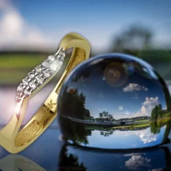 GoldDream Gold Ring Welle Zirkonia weiß Gr.56 333er Gelbgold GDR501Y56