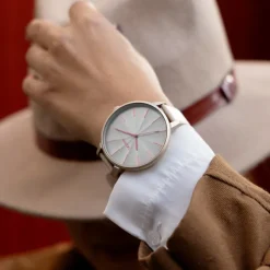 Oozoo Damen Armbanduhr Timepieces Analog Leder hellgrau UOC11251